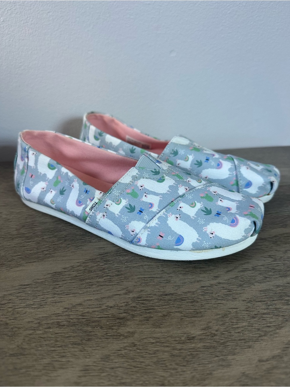 Toms Kids Llama Print Slip-On Shoes Size 6